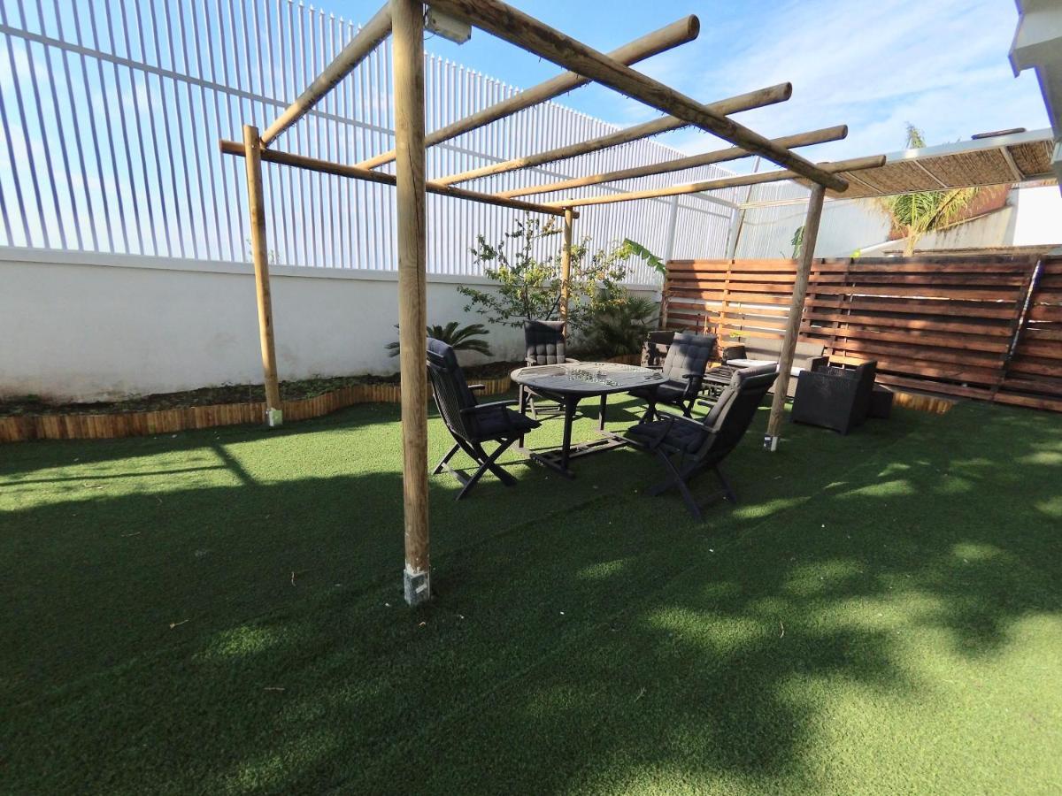 House With Garden Napels